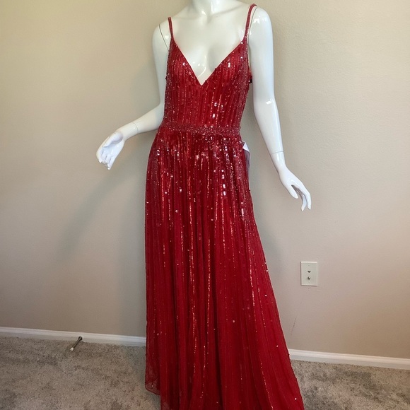 Mac Duggal 4961D Red Sequin Evening Gown - Picture 11 of 12